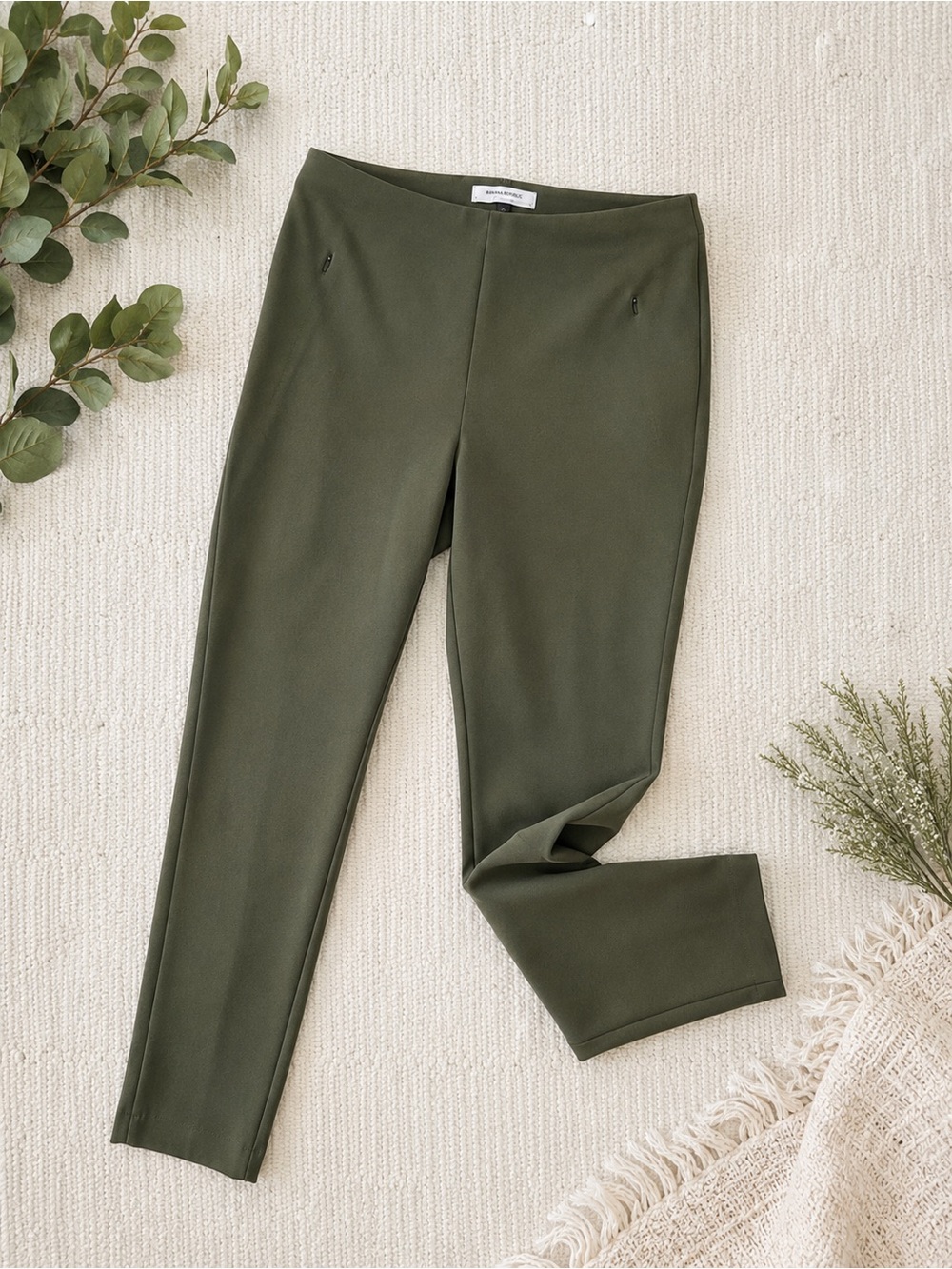 Banana Republic BR Standard Olive Tailored Pants | Minimalist Career Core |